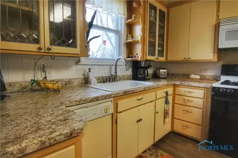 226 E William St, Maumee, OH 43537 photo 11