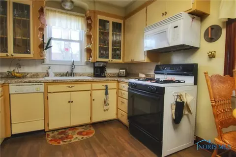 226 E William St, Maumee, OH 43537 photo 12