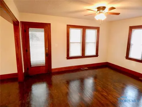 135 Beaver St, Mcclure, OH 43534 photo 3