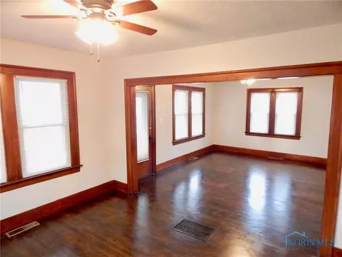 135 Beaver St, Mcclure, OH 43534 photo 2