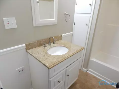 135 Beaver St, Mcclure, OH 43534 photo 16