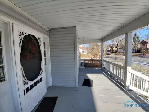 207 Monroe St, Delta, OH 43515 photo 3