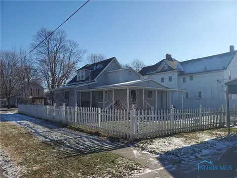 207 Monroe St, Delta, OH 43515 photo 6