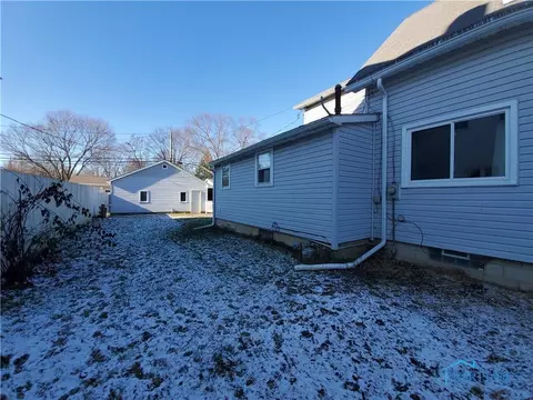 207 Monroe St, Delta, OH 43515 photo 4