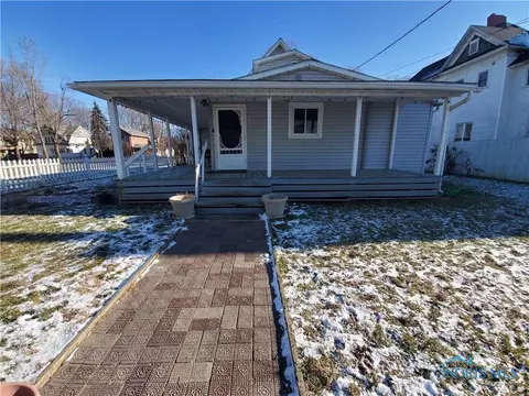 207 Monroe St, Delta, OH 43515 photo 5
