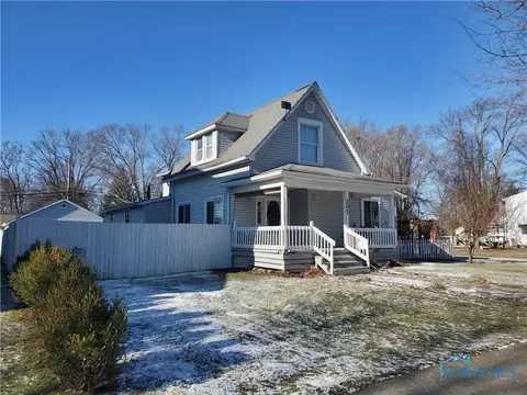 207 Monroe St, Delta, OH 43515 photo 1