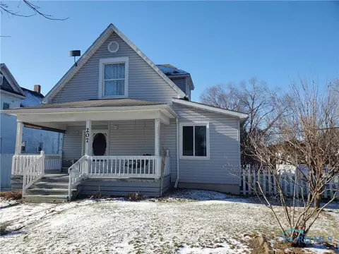 207 Monroe St, Delta, OH 43515 photo 2