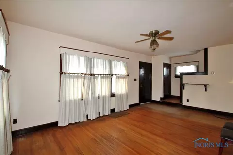 1104 Mackow Dr, Toledo, OH 43607 photo 3