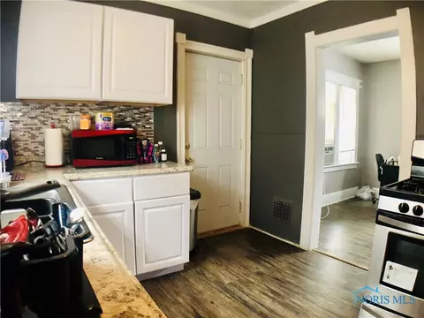 909 Evesham Ave, Toledo, OH 43607 photo 9