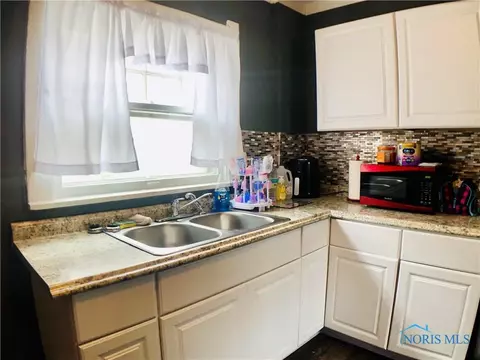 909 Evesham Ave, Toledo, OH 43607 photo 10