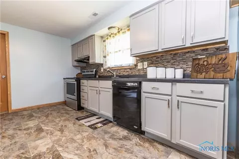 1010 Emerald Rd, Paulding, OH 45879 photo 2