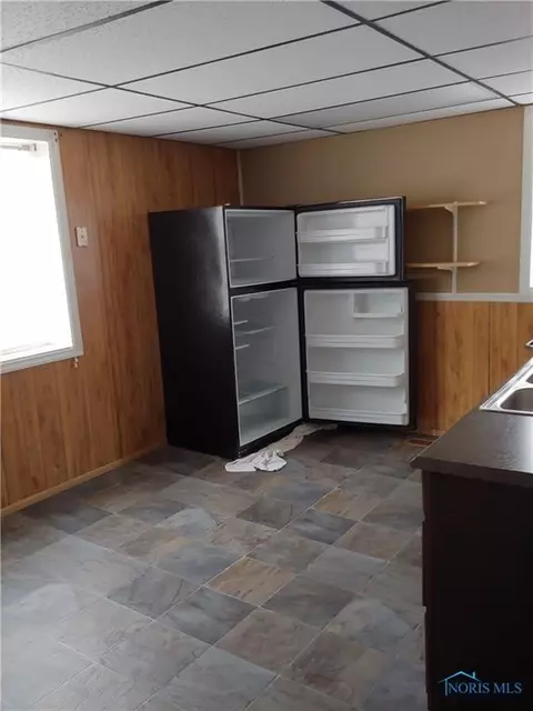 110 S High St, West Unity, OH 43570 photo 4