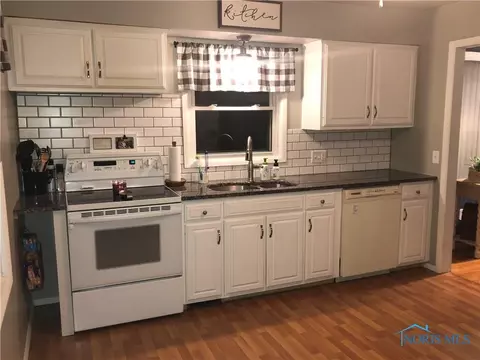 1366 Junior Dr, Maumee, OH 43537 photo 10