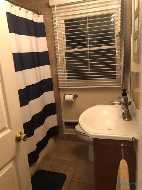 1366 Junior Dr, Maumee, OH 43537 photo 9