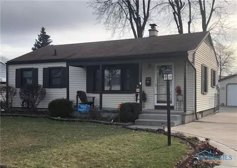1366 Junior Dr, Maumee, OH 43537 photo 1