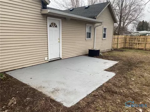 307 Jackson St, Delta, OH 43515 photo 4
