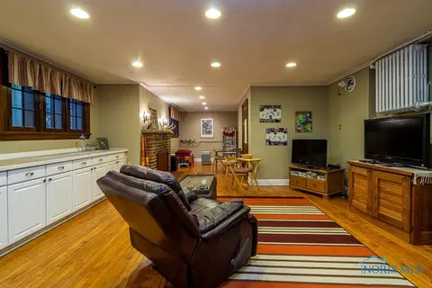 2128 Richmond Rd, Toledo, OH 43607 photo 29