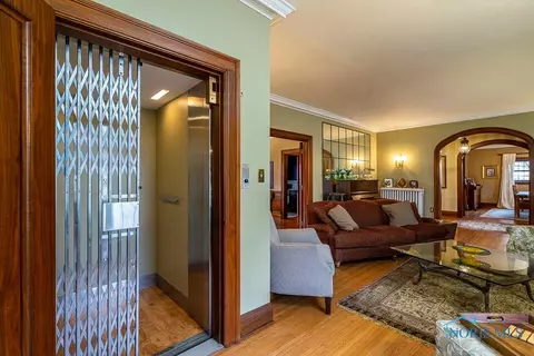 2128 Richmond Rd, Toledo, OH 43607 photo 8