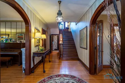 2128 Richmond Rd, Toledo, OH 43607 photo 3