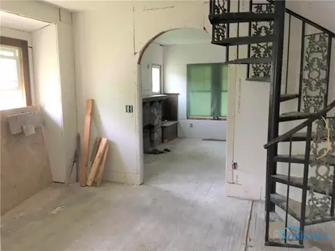 28194 E Broadway St, Walbridge, OH 43465 photo 6