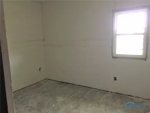 28194 E Broadway St, Walbridge, OH 43465 photo 10