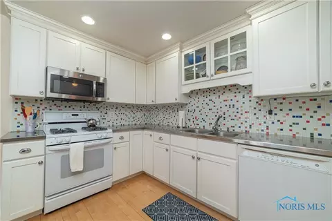 882 Maple Ln, Waterville, OH 43566 photo 9