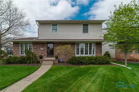 882 Maple Ln, Waterville, OH 43566 photo 1