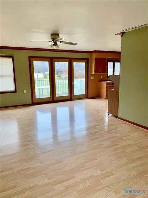 865 E High St, Bryan, OH 43506 photo 3