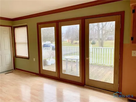 865 E High St, Bryan, OH 43506 photo 5