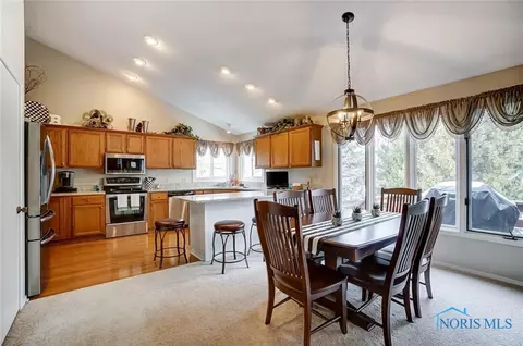 509 Thackeray Rd, Maumee, OH 43537 photo 13
