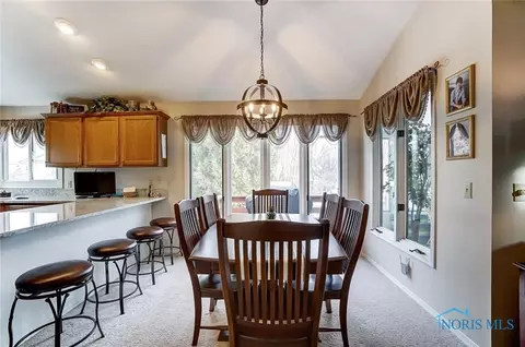 509 Thackeray Rd, Maumee, OH 43537 photo 14