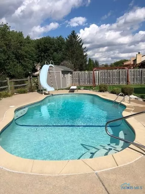 509 Thackeray Rd, Maumee, OH 43537 photo 3