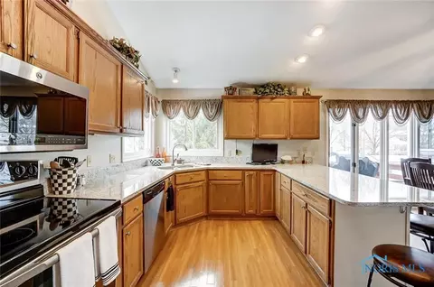 509 Thackeray Rd, Maumee, OH 43537 photo 16