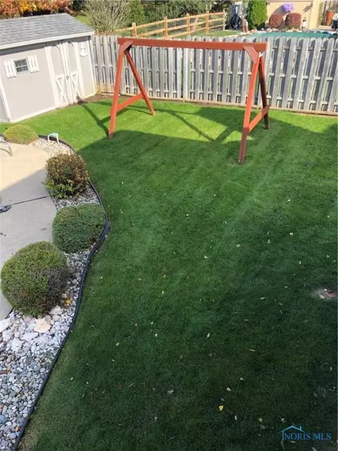 509 Thackeray Rd, Maumee, OH 43537 photo 6