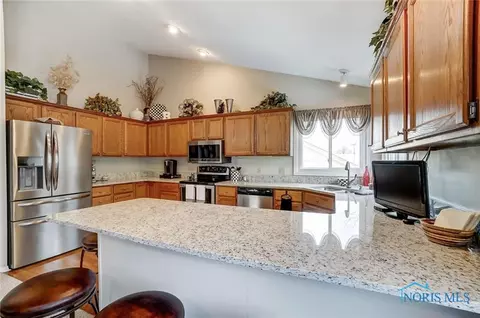 509 Thackeray Rd, Maumee, OH 43537 photo 17