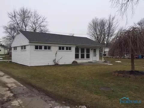 810 S Walnut St, Bryan, OH 43506 photo 3