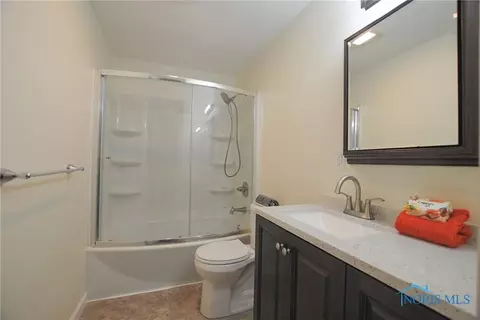4226 Wickford Point Dr, Toledo, OH 43607 photo 17