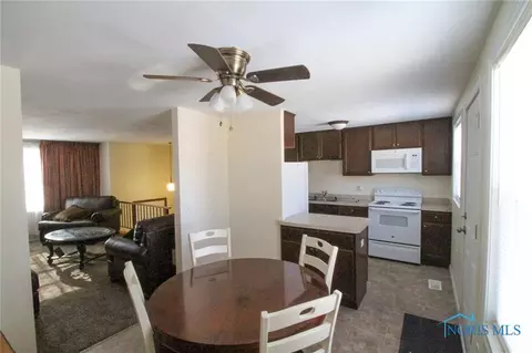 4226 Wickford Point Dr, Toledo, OH 43607 photo 6
