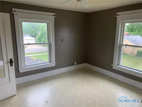216 E Butler St, Bryan, OH 43506 photo 9