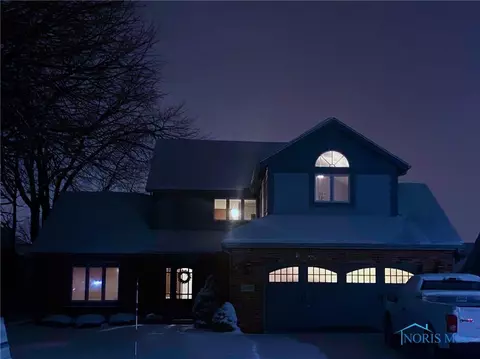 2229 Maple Tree Dr, Maumee, OH 43537 photo 2