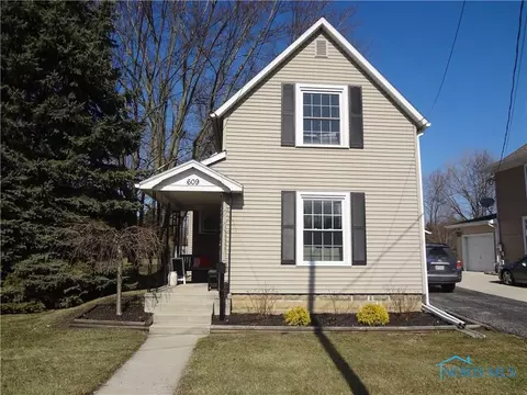 609 E Chestnut St, Wauseon, OH 43567 photo 1