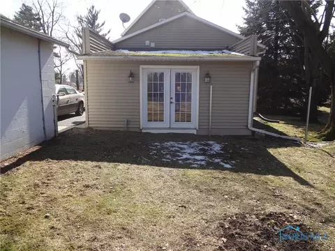 609 E Chestnut St, Wauseon, OH 43567 photo 3