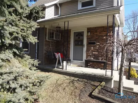 609 E Chestnut St, Wauseon, OH 43567 photo 2