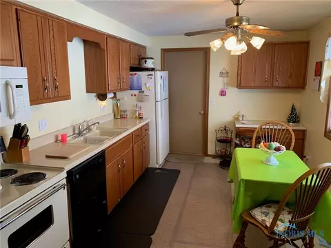 245 Town Line Rd, Bryan, OH 43506 photo 4