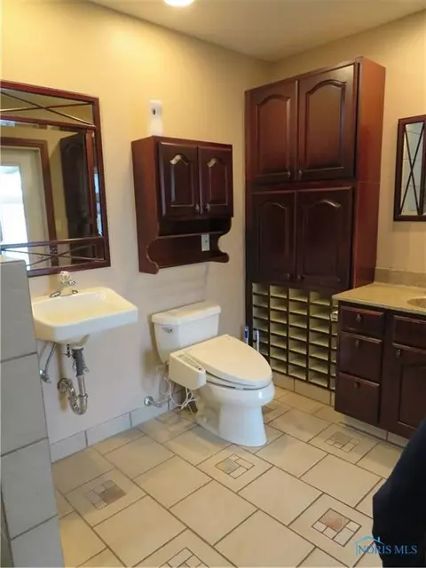 420 Fairview Dr, Bryan, OH 43506 photo 3