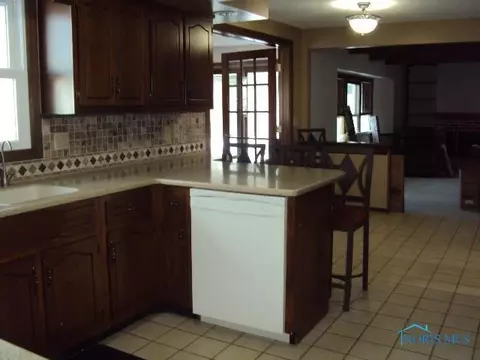 1119 Markey Dr, Bryan, OH 43506 photo 2