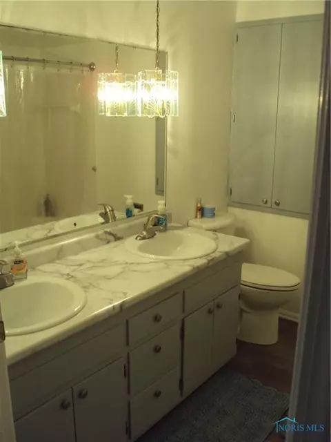 205 Ohio Dr, Bryan, OH 43506 photo 2