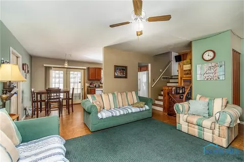 201 Harrison, Walbridge, OH 43465 photo 4