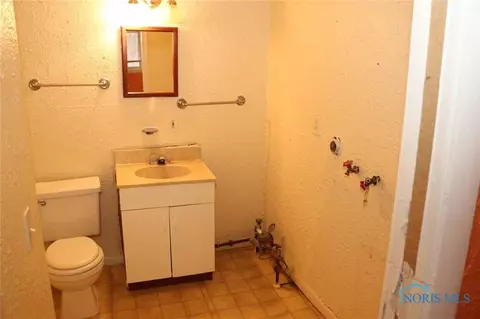 2013 Clinton St, Toledo, OH 43607 photo 8