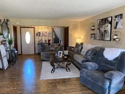 210 Brown Dr, Bryan, OH 43506 photo 9